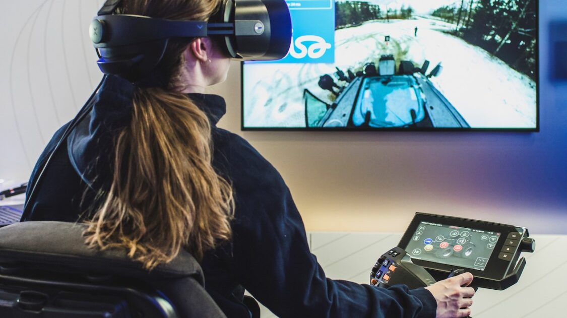 elisa5g-valtra_eta-cc-88ohjattava_traktori