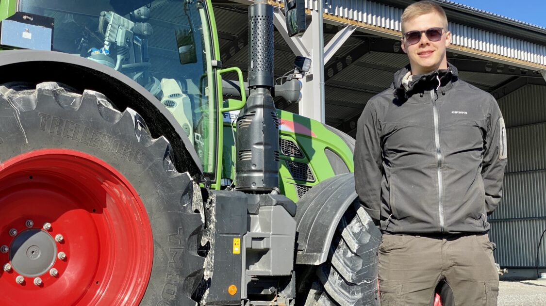 7869AA53-1049-4F91-9B9D-B10ABEF3451C