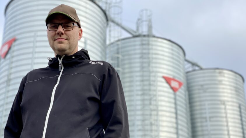 7F54999F-0C8F-41DC-8950-98ED68E10DBD