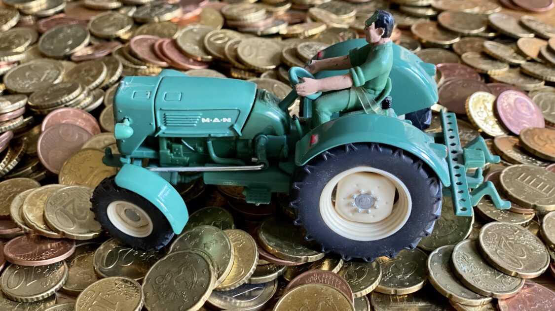 traktori rahakasassa