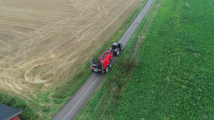 kuva-nestemaisen-lannoitteen-toimituspalvelu-vahentaa-viljelijan-liiketoimintariskeja.