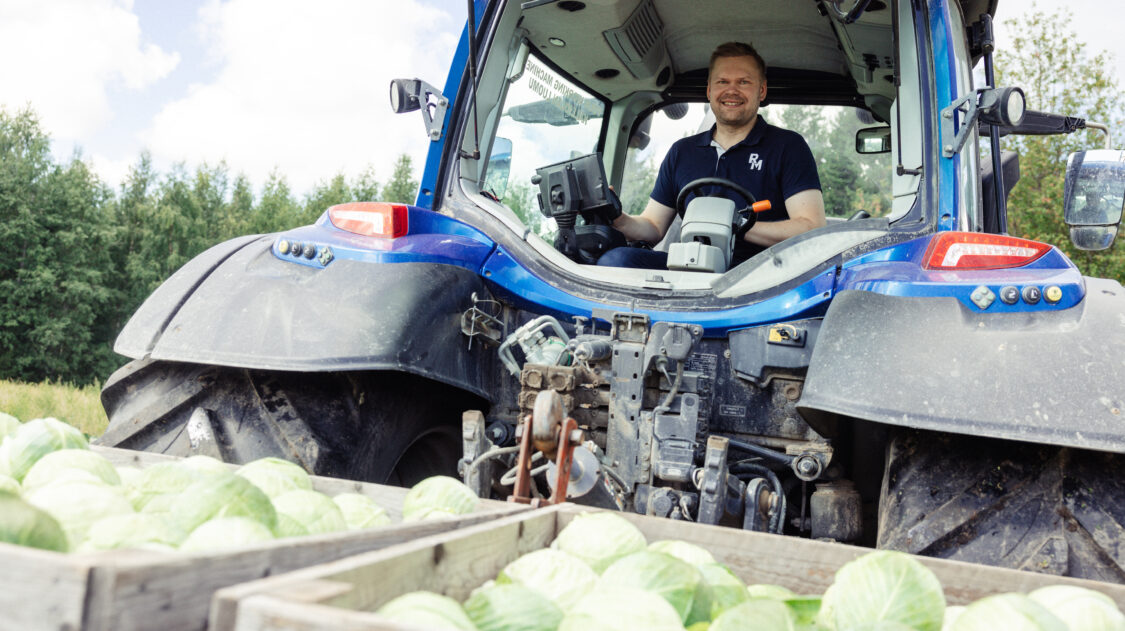 Kalliolan luomutilan isäntä Antti Vauhkonen. Kuvan copyright: Maatilan Pellervo Pihla Liukkonen Kontrastia Oy