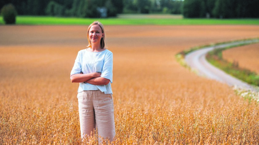 ”Kun vienti kasvaa, kasvaa myös hankinta ja sopimustoiminta kauran ympärillä. Kasvu koskee sekä tavanomaista että luomukauraa”, kertoo Export Manager Heidi Romu Raisiolta. Kuva: Heidi Romu