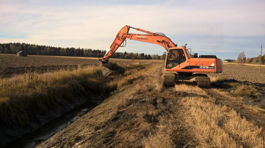 Toispuoleista kaivua